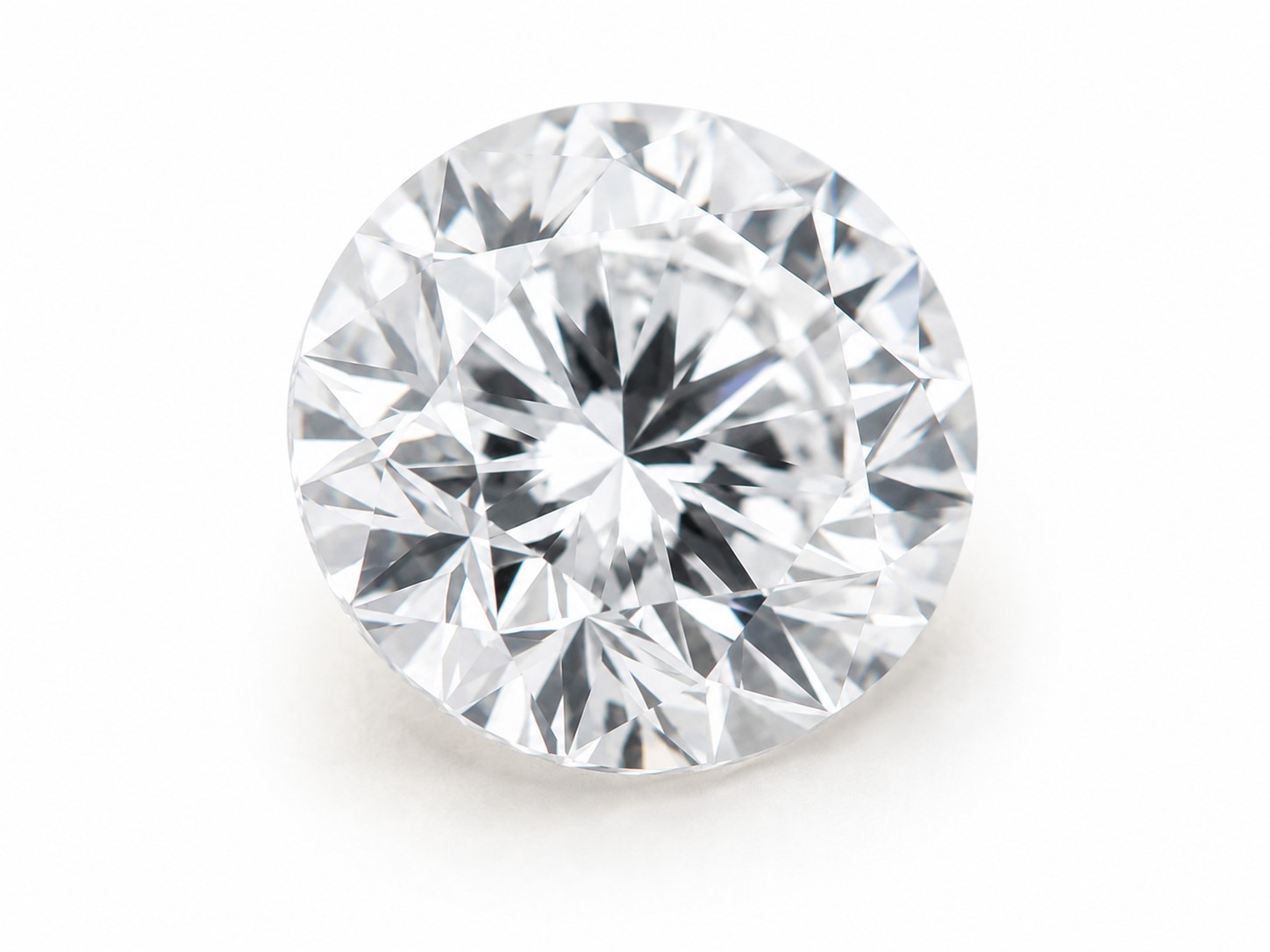 Diamant helt uden brunlig tone, ren og farveløs