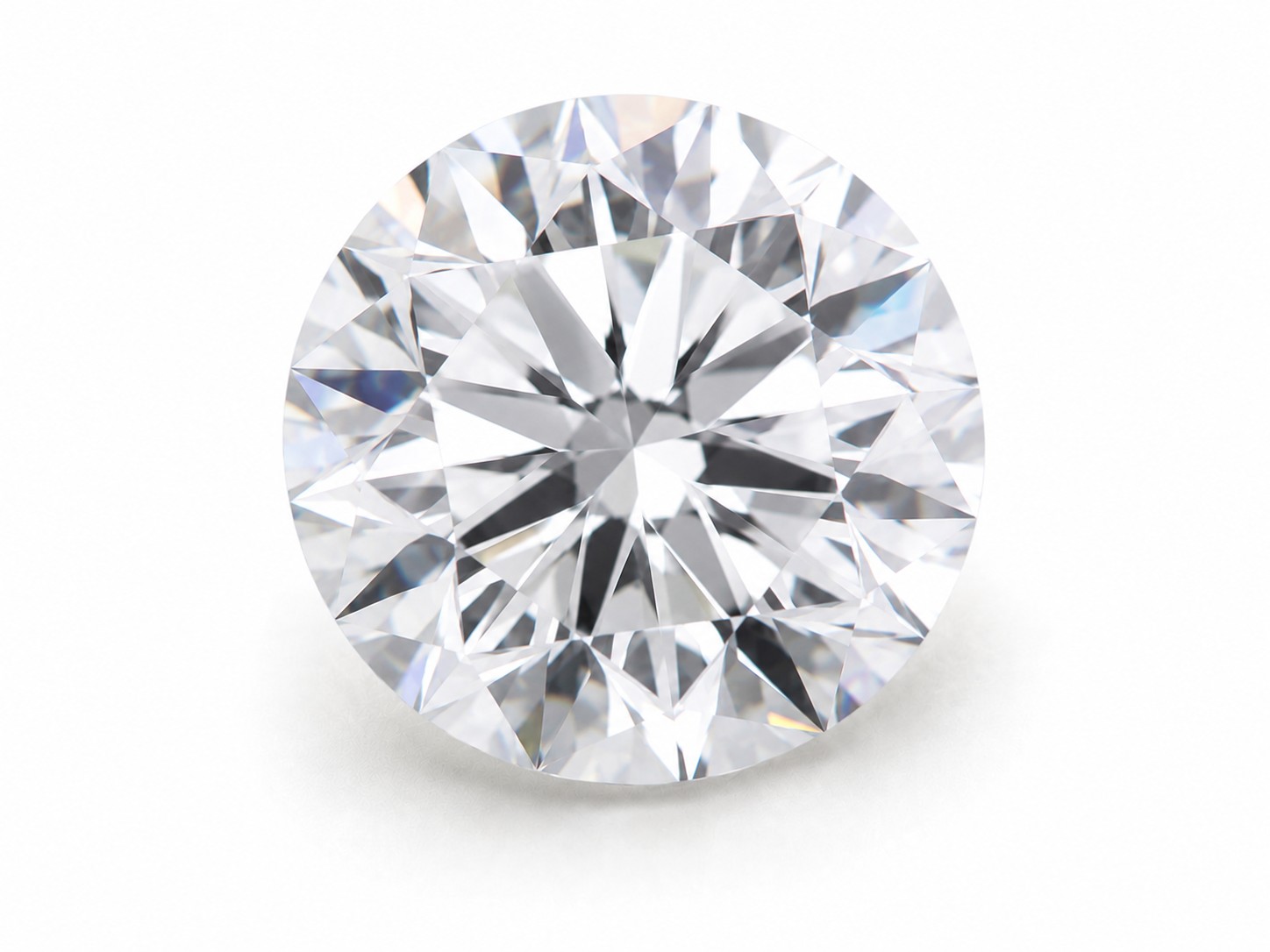 Diamant med stærk fluorescens fotograferet under normalt dagslys