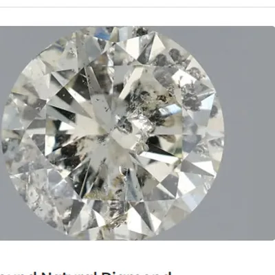 1 carat naturlig diamant i lav kvalitet, L-farve og I1-klarhed, med synlige inklusioner